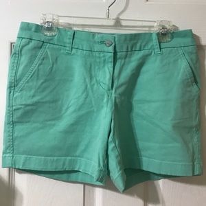 Southern Tide Mid thigh shorts